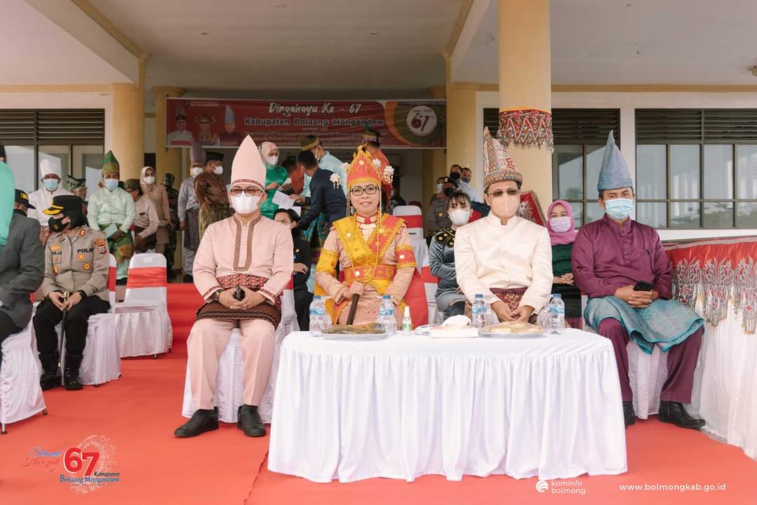 Bupati Yasti bersama Wabup Yanny, Sekda Tahlis dan juga ketua DPRD Bolmong saat menghadiri upacara peringatan HUT Bolmong ke-67.