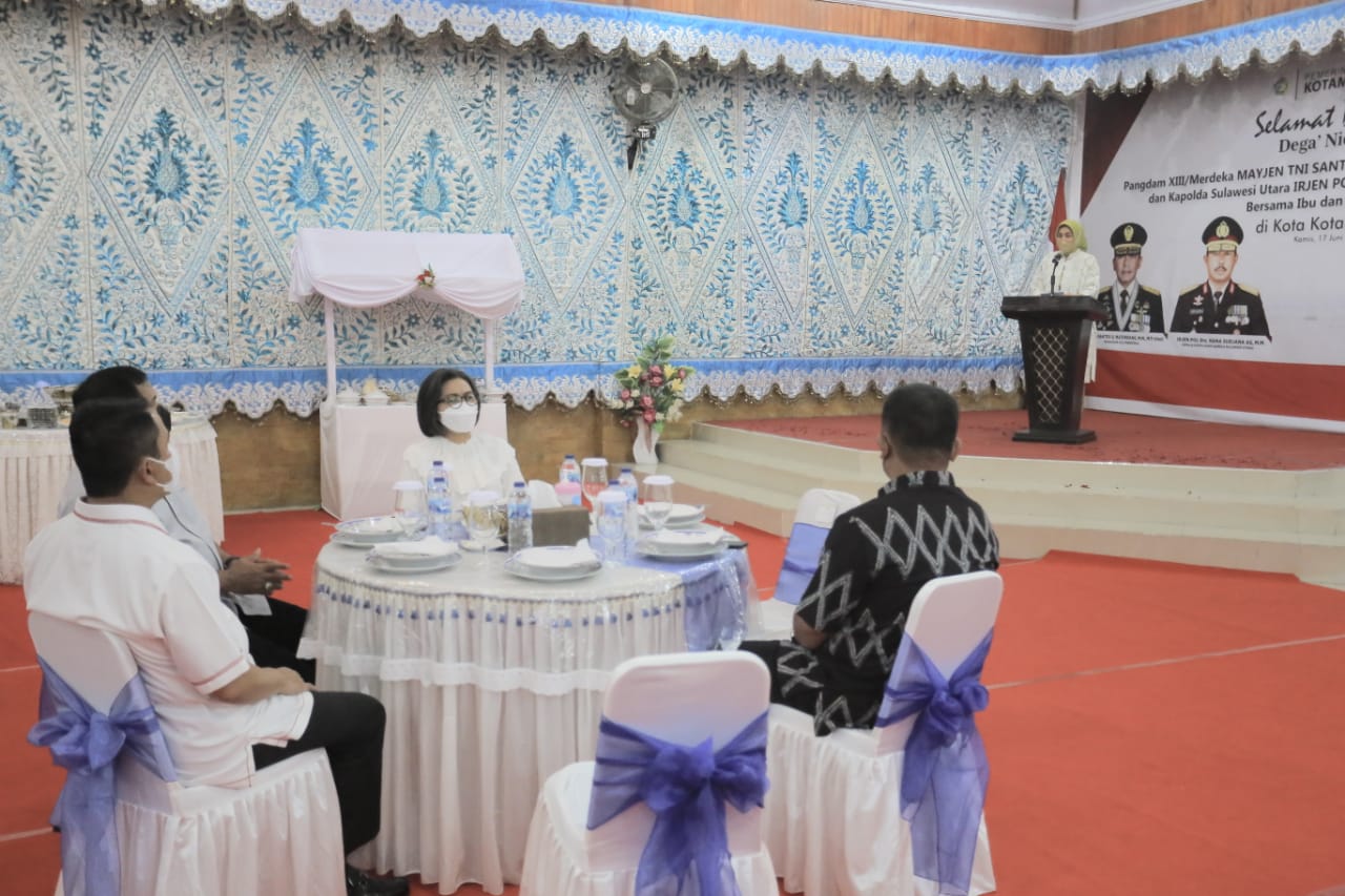Bupati Bolmong Yasti Soepredjo Mokoagow juga nampak hadir pada kegiatan